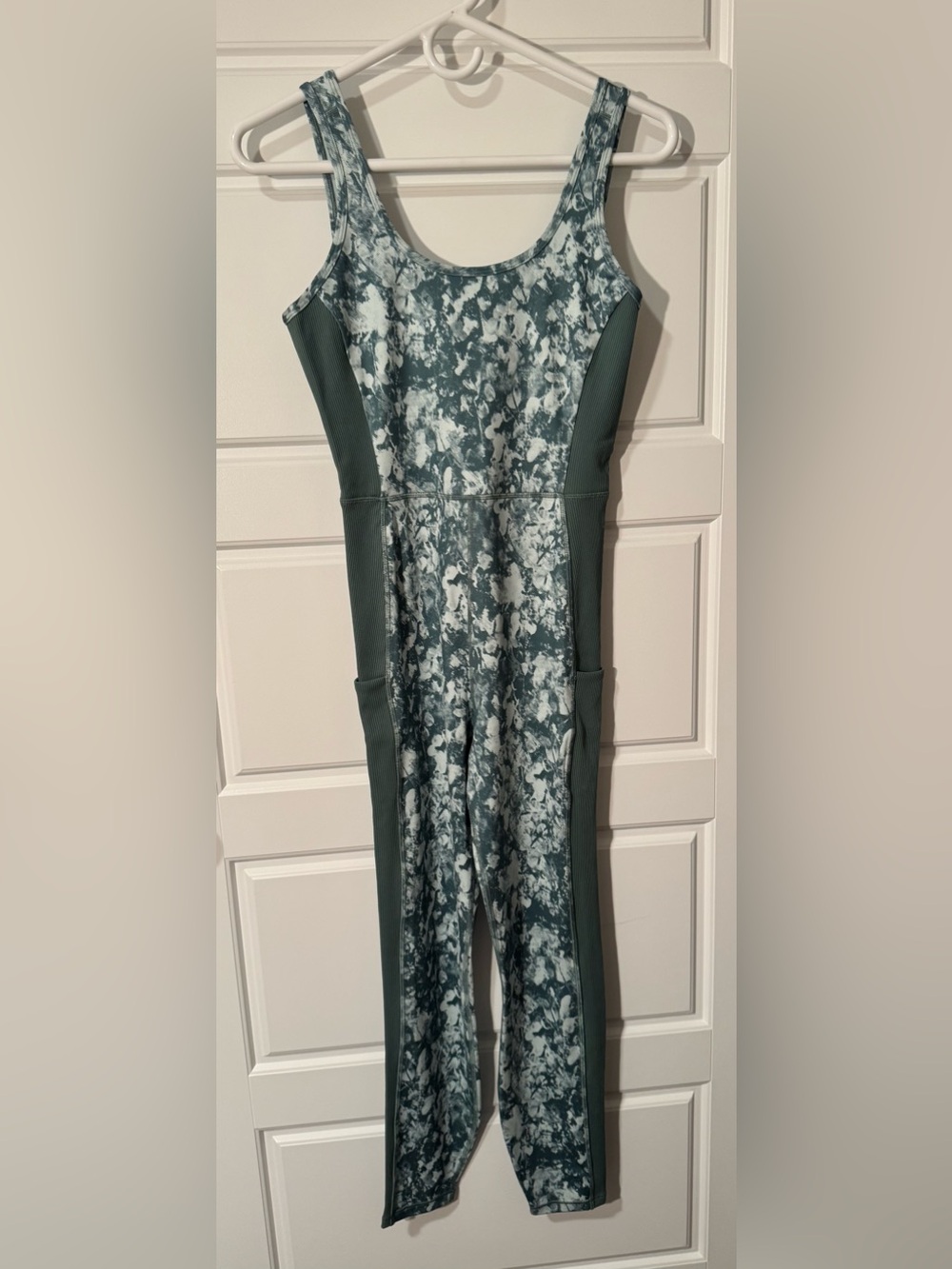 NWT The North Face Dune Sky Onesie Tank Jumpsuit, Dark Sage Print, Size Medium